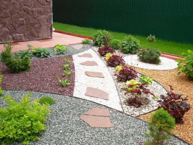 Мраморная крошка и мульча